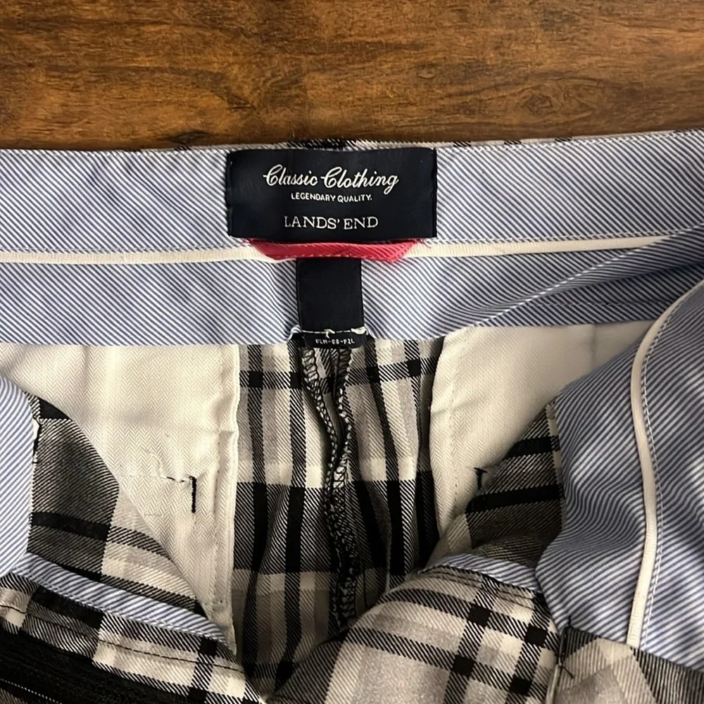 Lands’ End Women’s Plaid Cropped Pants, Size 12.